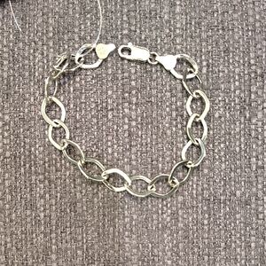 Elegant Silver Chain Bracelet